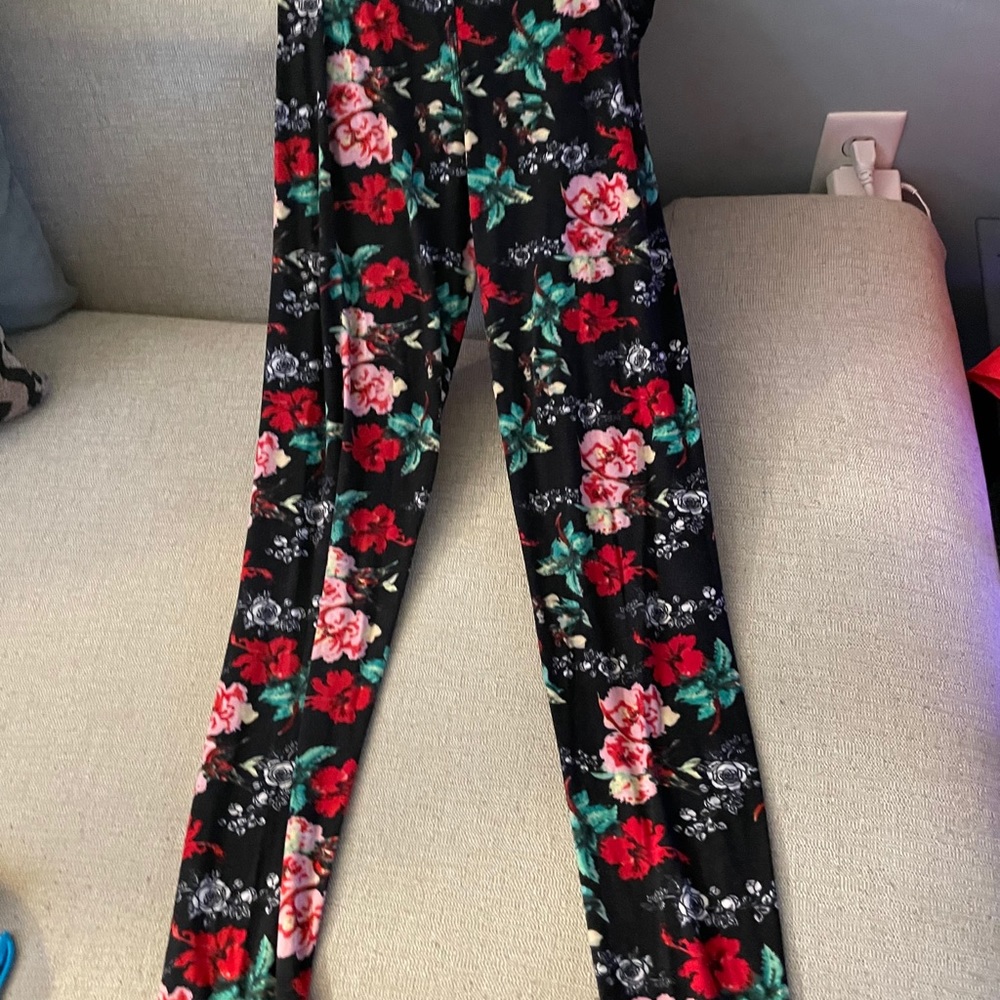 Black flower leggings